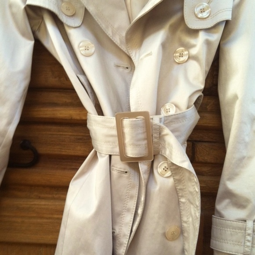 Jessica Simpson Beautiful pearl Trench coat!! - Picture 3 of 4